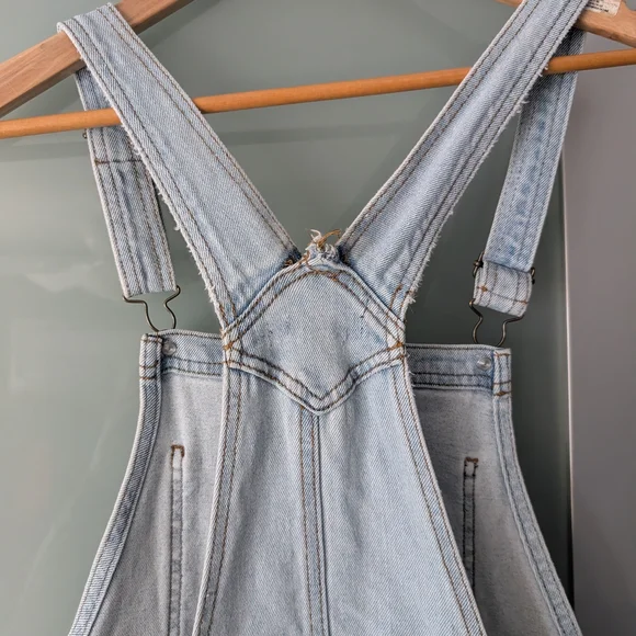 refuge Light Blue Distressed Denim Overalls - XL - Picture 10 of 11
